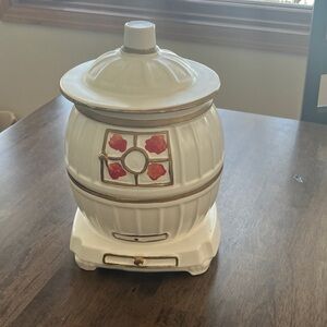 Vintage Collectible Cookie Jar - McCoy White & Gold Pot Belly
